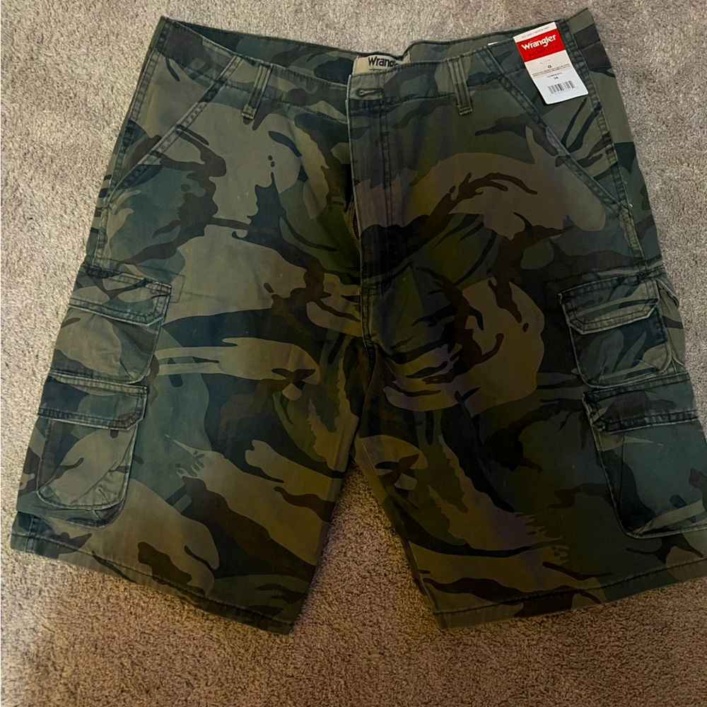 Men's Wrangler Camo Shorts Size 38
